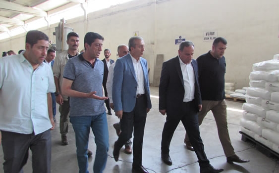 Diyarbakır Milletvekillerimiz Sayın M. Mehdi Eker ve Ebubekir Bal Bölgemizde Bulunan Bazı Fabrikaları Ziyaret Ettiler