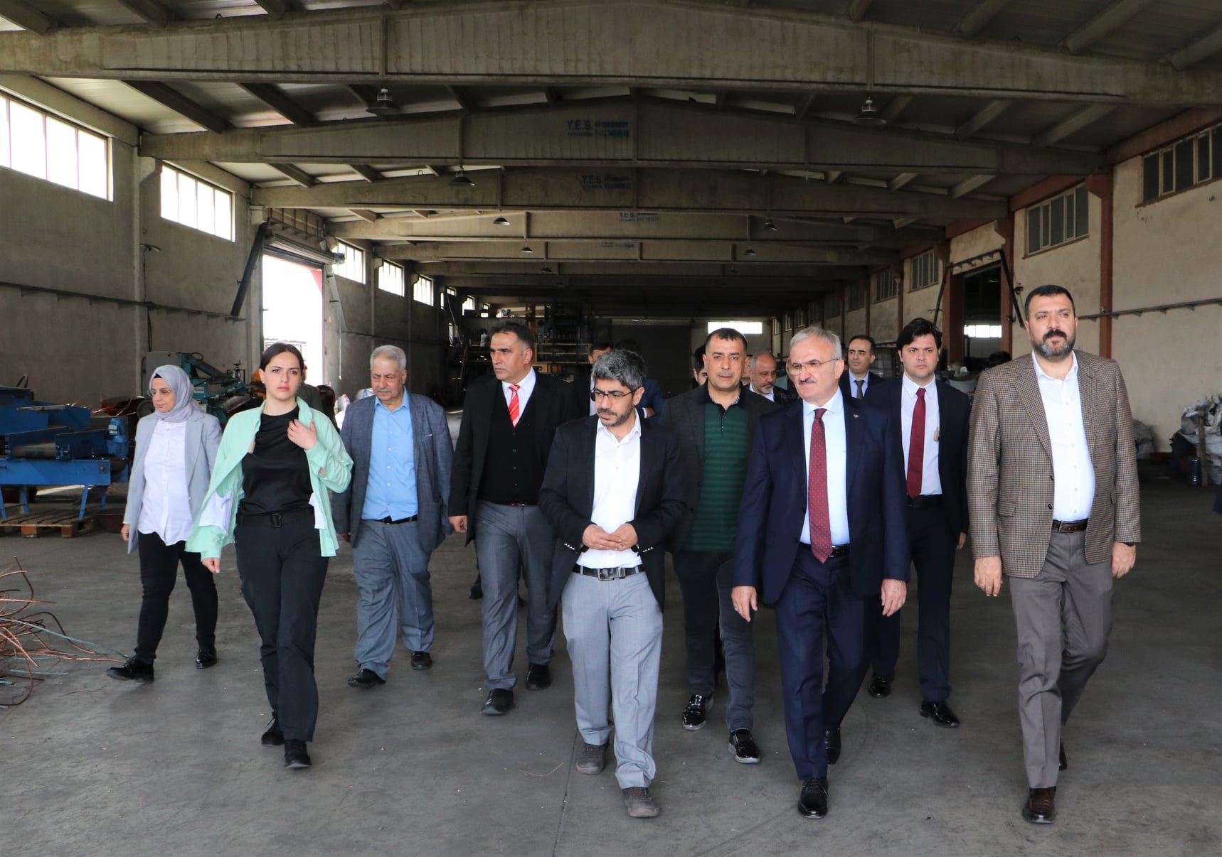 Diyarbakır Valisi ve OSB Müteşebbis Heyet Başkanı Sayın Münir Karaloğlu Ahmet Cengiz Kablo Firmasına ziyaret